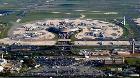 paris airport terminal 1.